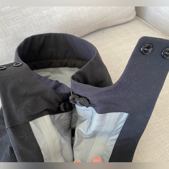 Hood Only: 10” zipper, on or off jacket- waterproof seam taped, fits over helmet - Picture 9 of 14